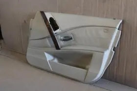204.bm1n07 2006 2007 Bmw 530i 550i E60 Right Passenger Front Door Trim Panel Beige Tan