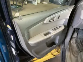 204.gm1d09 Traverse 2009 Front Door Trim Panel 334124 204.gm1d09 Traverse 2009 Front Door Trim Panel 334124