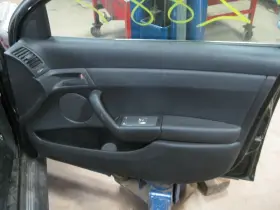 204.gm1s11 Caprice 2011 Door Trim Panel Front 154637