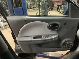 204.gm7p06 Ion 2006 Front Door Trim Panel 330571