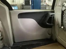 205.ch1613 Town Coun 2013 Door Trim Panel Rear 320462