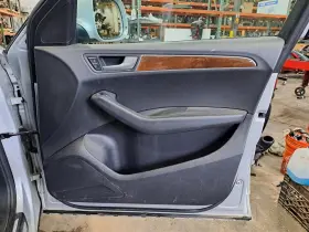 Audi 204.au1412 2012 Q5 Rh Pass Side Front Door Interior Trim Panel Black Ca