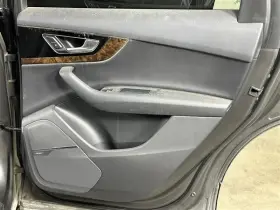 Audi 205.au1718 Q7 2018 Door Trim Panel Rear 2673554 Audi 205.au1718 Q7 2018 Door Trim Panel Rear 2673554