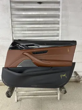 Bmw 204.bm1t19 2019 M5 Passenger Right Side Front Door Trim Panel Black And Brown Oem Bmw 204.bm1t19 2019 M5 Passenger Right Side Front Door Trim Panel Black And Brown Oem