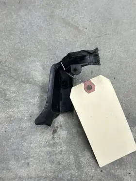 Bmw 51.76-7 124 12-15 Oem X1 E84 Left Driver Side Engine Bay Strut Rubber Seal Insulator Bmw 51.76-7 124 12-15 Oem X1 E84 Left Driver Side Engine Bay Strut Rubber Seal Insulator