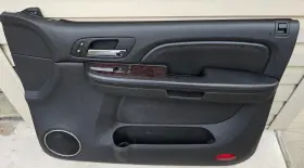 Cadillac 15166835 2007 - 2013 Escalade Right Passenger Rh Front Door Panel Oem