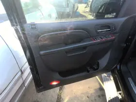 Cadillac 204.gm6b10 Escalade 2010 Front Door Trim Panel 31878080 Cadillac 204.gm6b10 Escalade 2010 Front Door Trim Panel 31878080