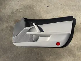 Chevrolet 15837617 2008 C6 Corvette Passenger Side Door Panel Black/titanium Chevrolet 15837617 2008 C6 Corvette Passenger Side Door Panel Black/titanium