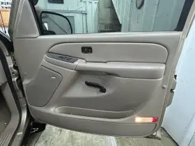 Chevrolet Truck 15281936 2006 Silverado Passenger Side Front Door Trim Panel Chevrolet Truck 15281936 2006 Silverado Passenger Side Front Door Trim Panel