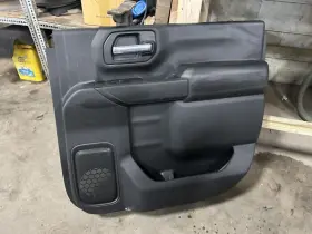 Chevrolet Truck 205.gm8325 2025 Silvrdo25 Passenger Right Side Rear Interior Trim Panel Black Oem Chevrolet Truck 205.gm8325 2025 Silvrdo25 Passenger Right Side Rear Interior Trim Panel Black Oem