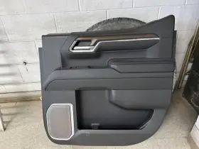 Chevrolet Truck 205.gm8m24 2024 Silvrdo15 Passenger Right Side Rear Interior Trim Panel Black Oem Chevrolet Truck 205.gm8m24 2024 Silvrdo15 Passenger Right Side Rear Interior Trim Panel Black Oem