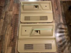 Dodge 4356602 87-93 D150 D250 W150 W250 Door Panels With Armrests Oem Left Right Side Dodge 4356602 87-93 D150 D250 W150 W250 Door Panels With Armrests Oem Left Right Side