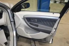 Ford 204.fd1o10 Taurus 2010 Front Door Trim Panel 479581 Ford 204.fd1o10 Taurus 2010 Front Door Trim Panel 479581