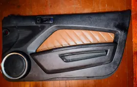Ford 44-zg-2701 2010 - 2014 Mustang Right Door Trim Panel Brown Oe Cpe 2011 2012 Black Ford 44-zg-2701 2010 - 2014 Mustang Right Door Trim Panel Brown Oe Cpe 2011 2012 Black