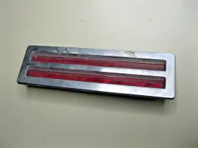 Ford C8sb65237a98a 1968-1971 Thunderbird Door Light C8sb-65237a98-a With Studs Oem Ford C8sb65237a98a 1968-1971 Thunderbird Door Light C8sb-65237a98-a With Studs Oem