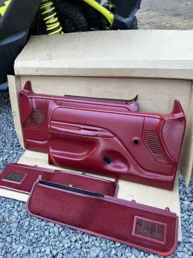 Ford U100 2 92-96 F150-f250 /bronco Maroon Crank Door Panel 4pc Trim Set Oem Nice