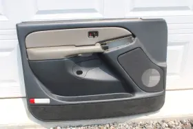 General Motors 15766640 99-02 Gmt 800 - Interior Door Trim Panel Driver Side Graphite Tan Two Tone Power General Motors 15766640 99-02 Gmt 800 - Interior Door Trim Panel Driver Side Graphite Tan Two Tone Power