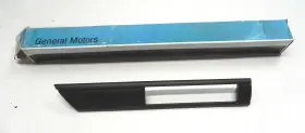 General Motors 25526573 Gm Left Side Molding Nos