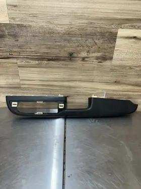 General Motors L0028453 2007 - 2009 Chevrolet Gmc Door Panel Armrest Black Right Passenger General Motors L0028453 2007 - 2009 Chevrolet Gmc Door Panel Armrest Black Right Passenger