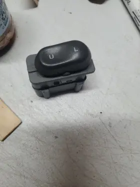 General Motors Xl1t-14017-aaw 1997 - 02 Expedition Navigator Ford Driver Side Door Lock Switch General Motors Xl1t-14017-aaw 1997 - 02 Expedition Navigator Ford Driver Side Door Lock Switch