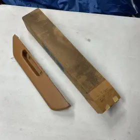 Gm 15953913 New Oem 15953912 Armrest 1990 C1500 Front Side Door Brown Tan Gm 15953913 New Oem 15953912 Armrest 1990 C1500 Front Side Door Brown Tan