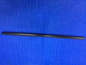 Gm 20921215 07-14 Sierra Silverado Suburban Right Front Ouside Door Window Belt Molding Oem