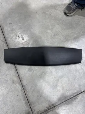 Gm 23116142 Chevrolet Equinox Tailgate Liftgate Back Door Upper Trim Cover Panel Oem 18-24 Gm 23116142 Chevrolet Equinox Tailgate Liftgate Back Door Upper Trim Cover Panel Oem 18-24