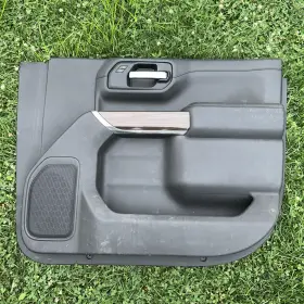 Gm Trucks 16961252 2019 - 2021 Chevrolet Silverado 1500 Passenger Right Front Door Trim Panel Oem