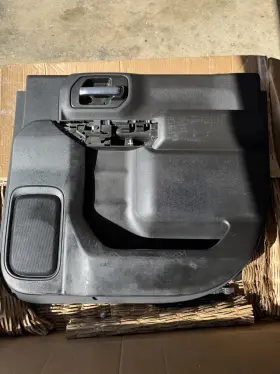 Gm Trucks 86787247 2020-2023 Chevy Silverado 2500hd Crew Cab Rear Right Side Door Panel Cover Oem