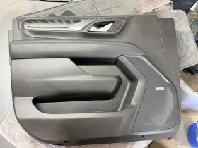 Gmc Truck 204.gm9323 23 Yukon Slt Door Panel Front Left Driver Black Leather Gmc Truck 204.gm9323 23 Yukon Slt Door Panel Front Left Driver Black Leather