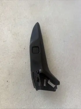 Honda 83512thra00za 2018 - 2024 Odyssey Front Right Passenger Side Door Corner Trim Cover Oem Honda 83512thra00za 2018 - 2024 Odyssey Front Right Passenger Side Door Corner Trim Cover Oem