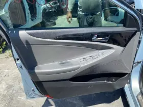 Hyundai 204.hy1p11 Sonata 2011 Front Door Trim Panel 673335 Hyundai 204.hy1p11 Sonata 2011 Front Door Trim Panel 673335