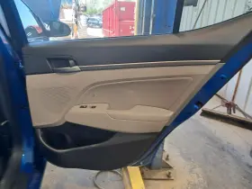 979512 HYUNDAI Front Right Door Interior Panel Elantra