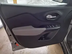 Jeep 204.am8214 Cherokee 2014 Front Door Trim Panel 639028 Jeep 204.am8214 Cherokee 2014 Front Door Trim Panel 639028