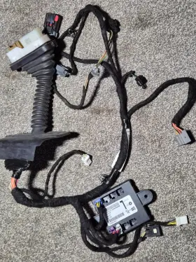 Jeep 68333626ab 2017-2018 Grand Cherokee Main Door Harness And Module
