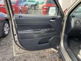 Jeep/plymouth Truck 204.ch9109 Patriot 2009 Front Door Trim Panel 1321438 Jeep/plymouth Truck 204.ch9109 Patriot 2009 Front Door Trim Panel 1321438