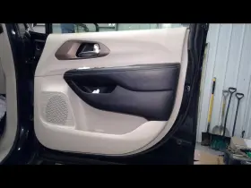 Jeep/plymouth Truck 204.ch9721 Voyager 2021 Front Door Trim Panel 1559803 Jeep/plymouth Truck 204.ch9721 Voyager 2021 Front Door Trim Panel 1559803