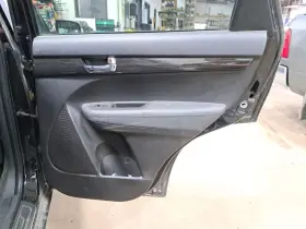 Kia 205.ki1113 2013 Sorento Rh Pass Side Rear Door Interior Trim Panel Black Va Kia 205.ki1113 2013 Sorento Rh Pass Side Rear Door Interior Trim Panel Black Va