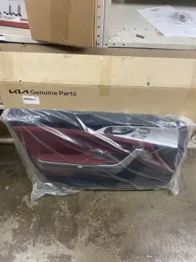 Kia 82307j5680kj7qk 2022-2023 Stinger Gt2 Interior Door Trim Panel Brand New Oem Red Driver/lh