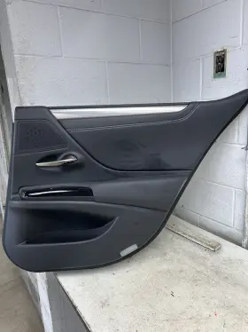 Lexus 205.le1f22 2022 Es350 Passenger Right Side Rear Interior Trim Panel Black Oem Lexus 205.le1f22 2022 Es350 Passenger Right Side Rear Interior Trim Panel Black Oem