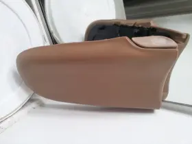 Lincoln F3lb-63044c00-abw 93-96 Mark Viii Dark Brown Center Console Lid/arm Rest Lincoln F3lb-63044c00-abw 93-96 Mark Viii Dark Brown Center Console Lid/arm Rest