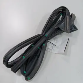 Mazda 737.mz1215 Cx-5 On Door Seal Rubber Right Passenger Front 2016 2015 2014 2013