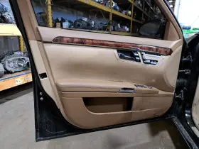 Mercedes-benz 204.mb1q08 2008 S550 Lh Driver Side Front Door Interior Trim Panel Tan/brown 204 Mercedes-benz 204.mb1q08 2008 S550 Lh Driver Side Front Door Interior Trim Panel Tan/brown 204