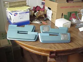 Mopar 2490016-7 1964-66 All 4 Door Armrests Dodge Dart Plym Valiant A Body 2490016-17 Blue Mopar 2490016-7 1964-66 All 4 Door Armrests Dodge Dart Plym Valiant A Body 2490016-17 Blue