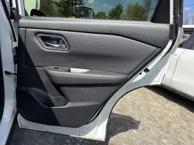 Nissan 205.da1f24 21-24 Rogue Right Rear Door Trim Panel Black Tc G 1.5l Awd 1.4k Sv 66111 Nissan 205.da1f24 21-24 Rogue Right Rear Door Trim Panel Black Tc G 1.5l Awd 1.4k Sv 66111