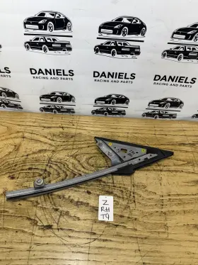 Nissan 80231-cd000 03-08 350z Coupe Right Door Front Corner Window Guide Piece See Photos