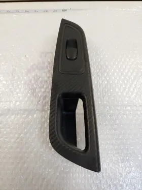 Nissan 82961-5ef0a 2020-2023 Versa Oem Lh-rear Door Window Switch And Bezel