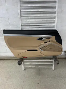 Porsche 204.po1v19 2019 Cayman Driver Left Side Front Door Trim Panel Beige And Black Oem Porsche 204.po1v19 2019 Cayman Driver Left Side Front Door Trim Panel Beige And Black Oem