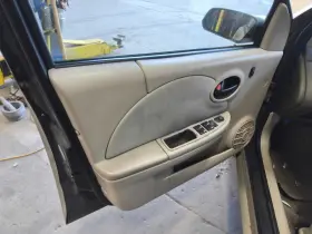Saturn 204.gm7p07 Ion 2007 Front Door Trim Panel 683644 Saturn 204.gm7p07 Ion 2007 Front Door Trim Panel 683644