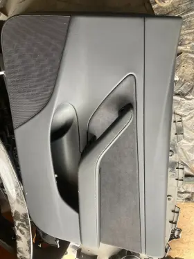 Tesla 107718445c Model 3 Front Right Door Panel Trim Leather Oem 2017 - 2022 1477302-99-e Tesla 107718445c Model 3 Front Right Door Panel Trim Leather Oem 2017 - 2022 1477302-99-e